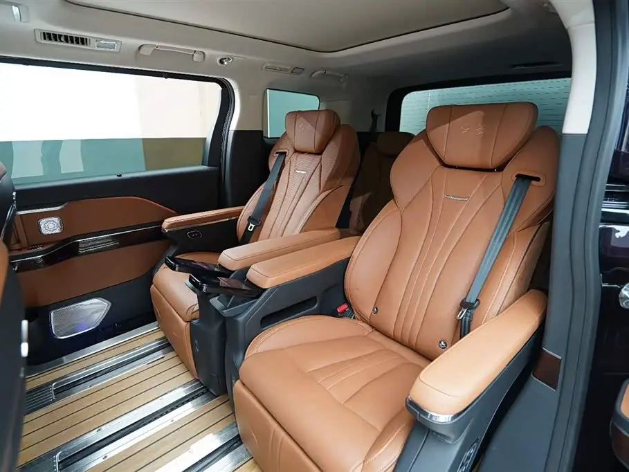 Hongqi HQ9 2024 — Photo 13/18