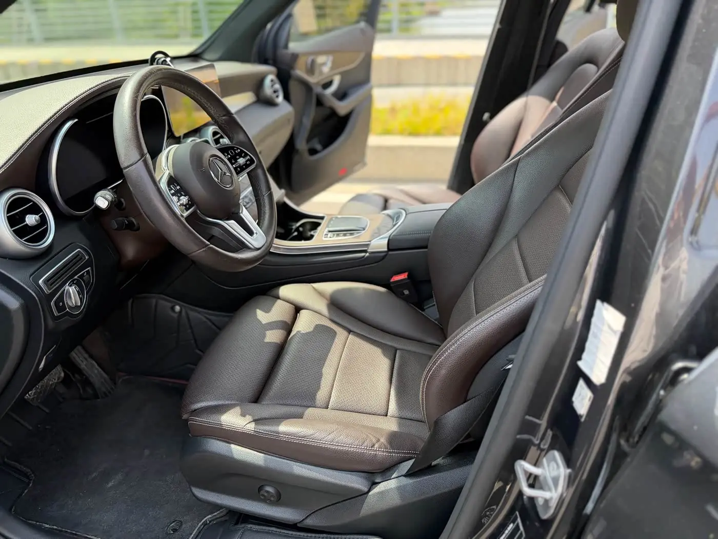 Mercedes-Benz GLC 2022 — Photo 4/9