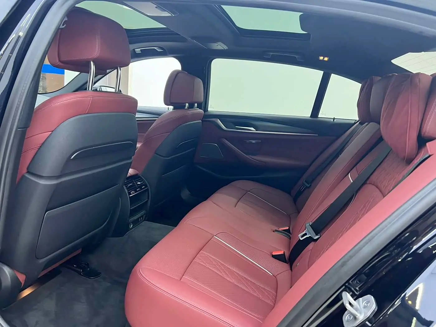 BMW 5 Series New Energy 2021 — Photo 11/17