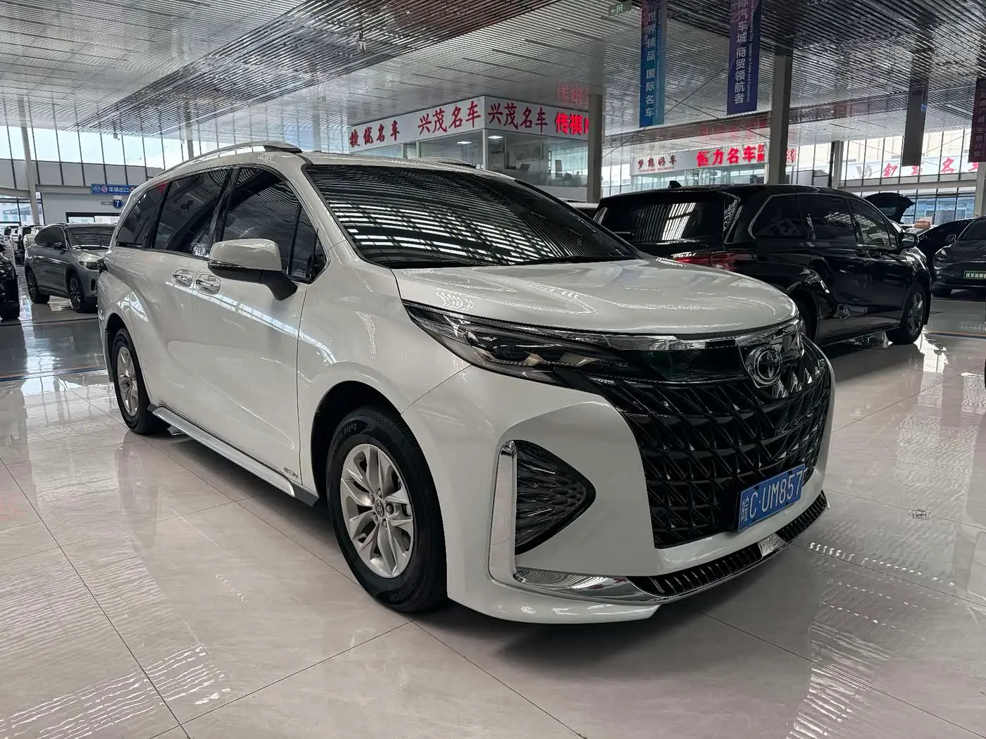 Toyota Granvia 2025 — Photo 3/11