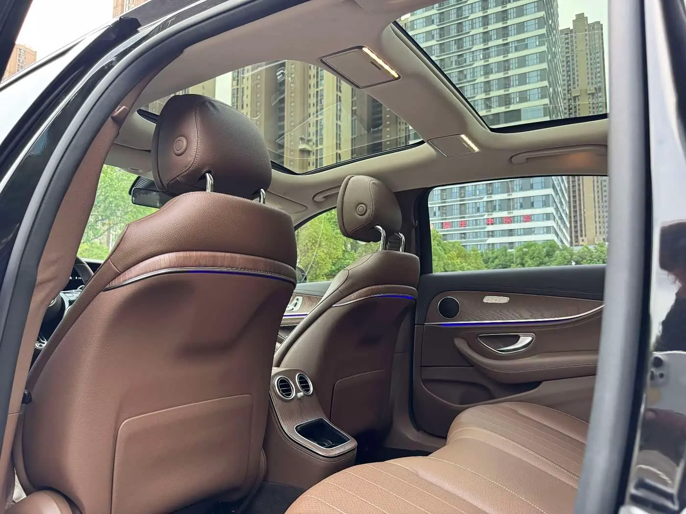 Mercedes-Benz E-Class 2021 — ფოტო 13/20