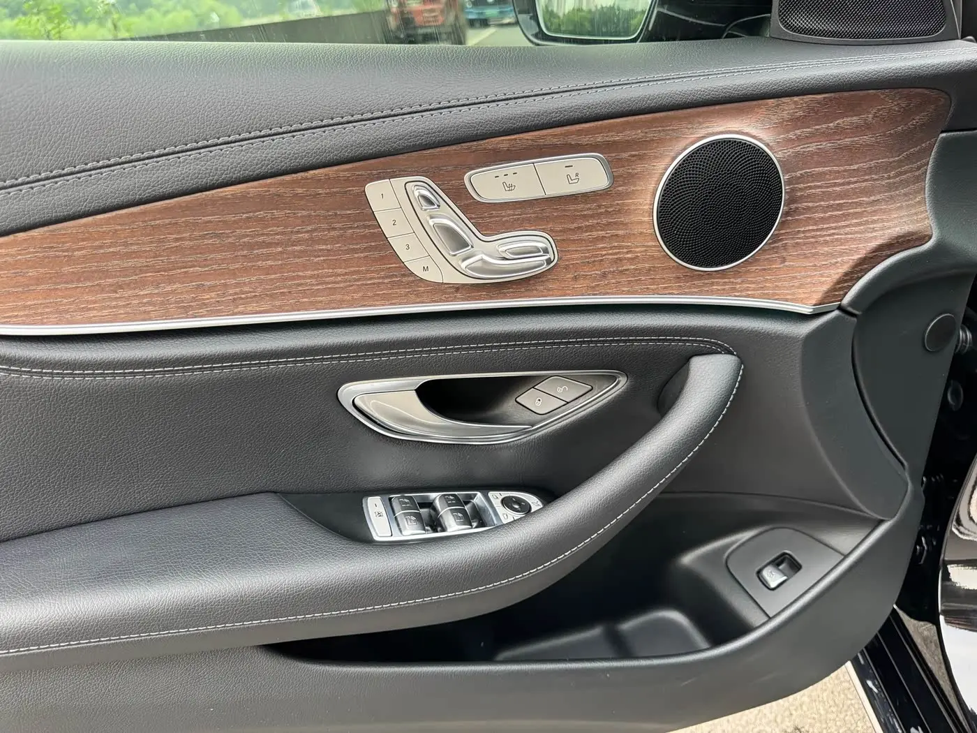Mercedes-Benz E-Class 2021 — Фото 15/19