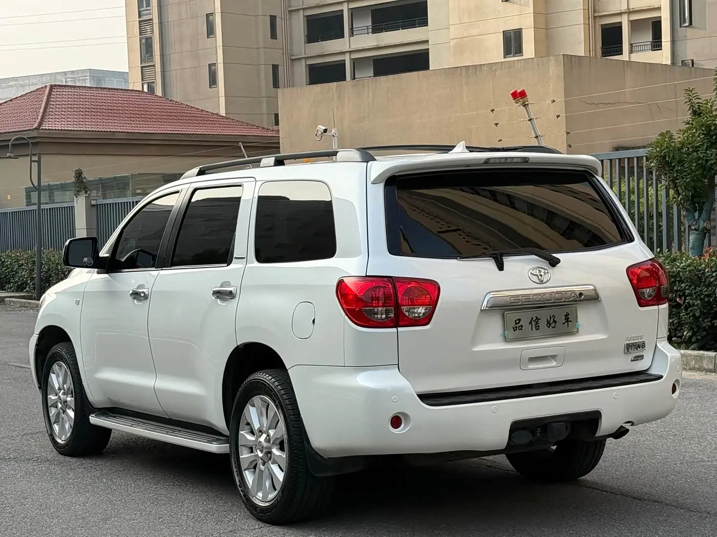 Toyota Sequoia 2012 — Photo 5/20