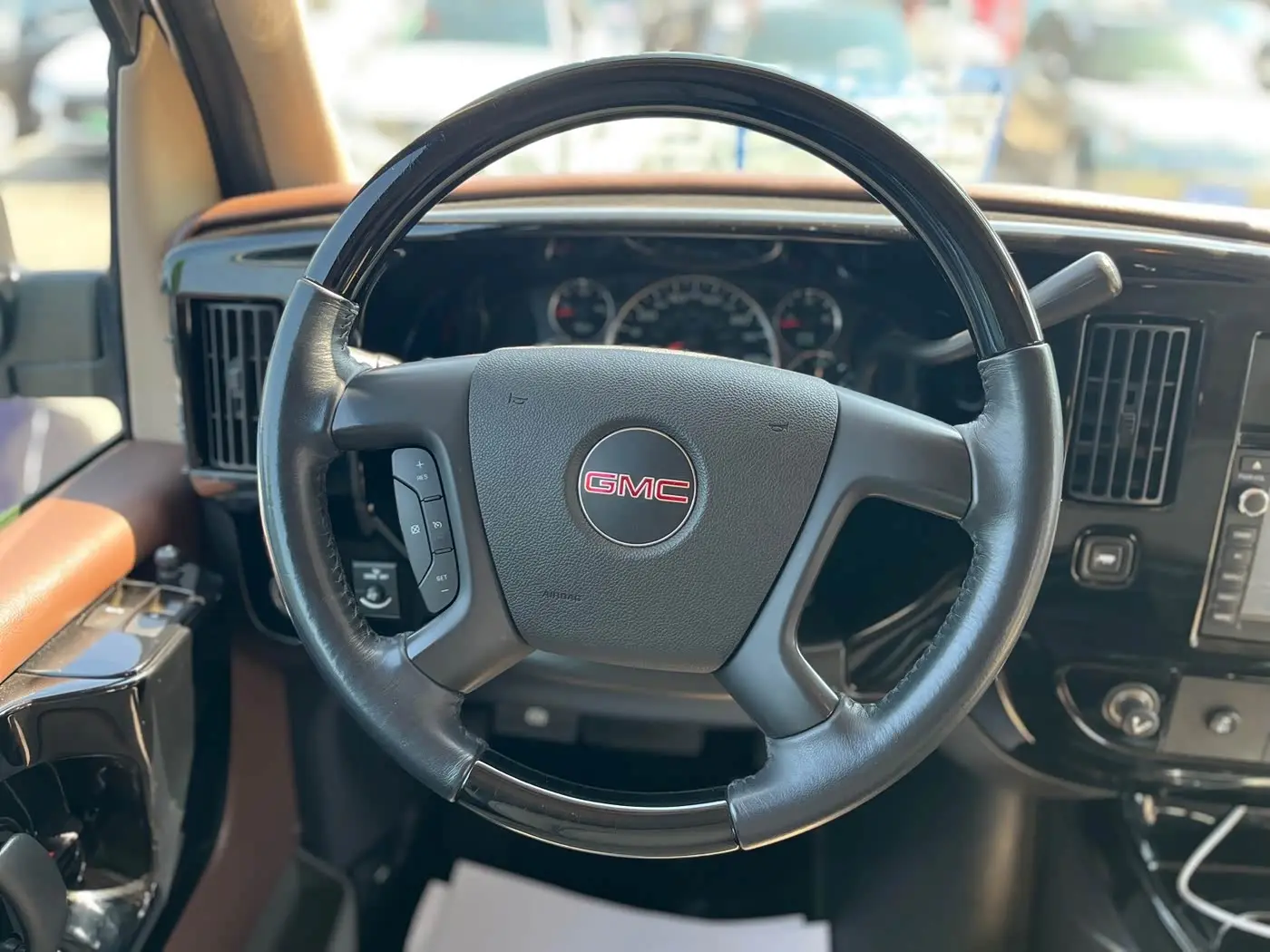 GMC Savana 2020 — Фото 19/20