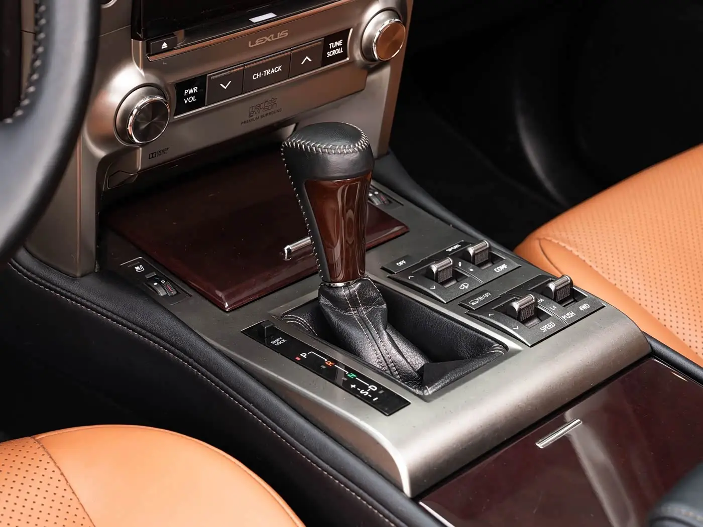 Lexus GX 2016 — Photo 15/20
