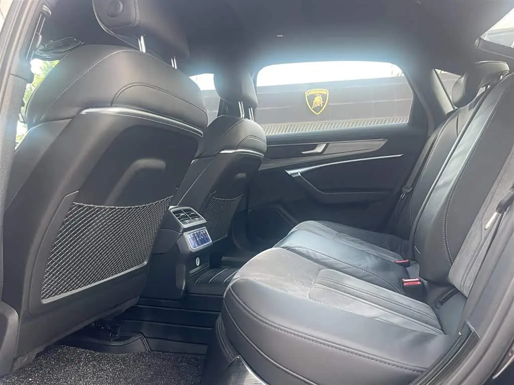 Audi A6L 2020 — Photo 9/9