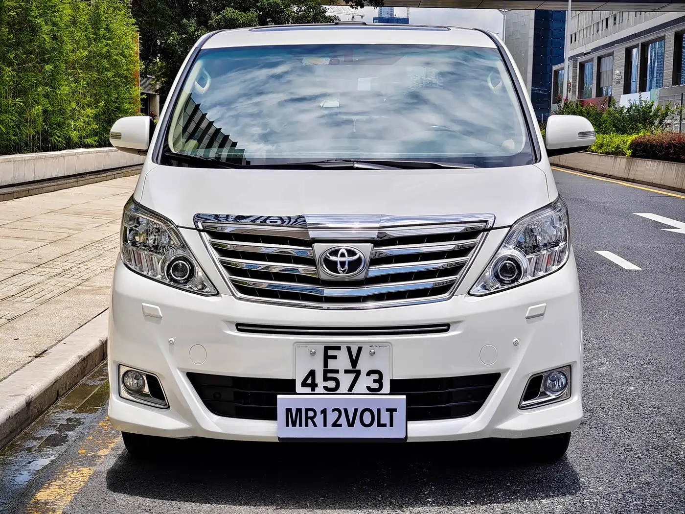Toyota Alphard 2012 — Şəkil 18/19