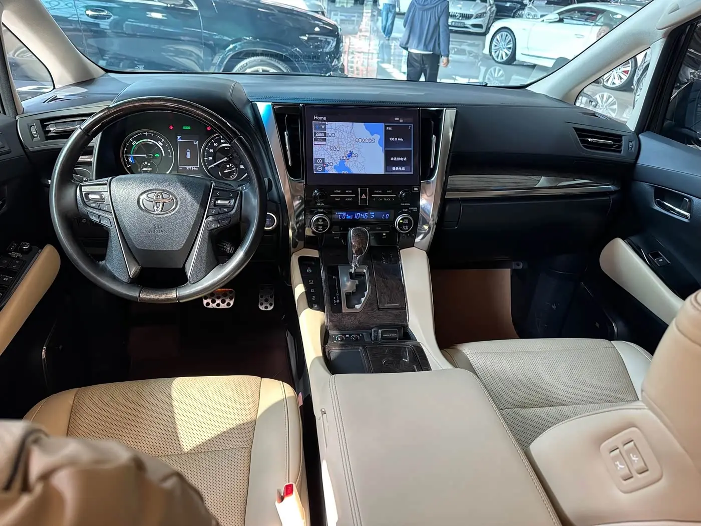 Toyota Vellfire 2020 — Photo 13/19