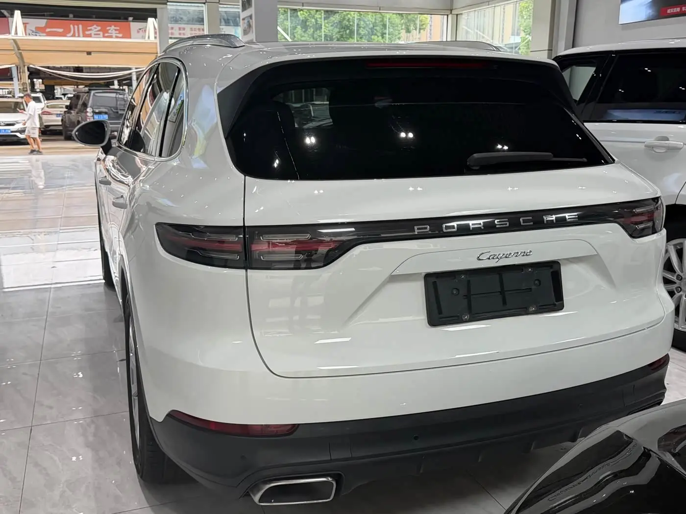 Porsche Cayenne 2018 — Photo 16/16