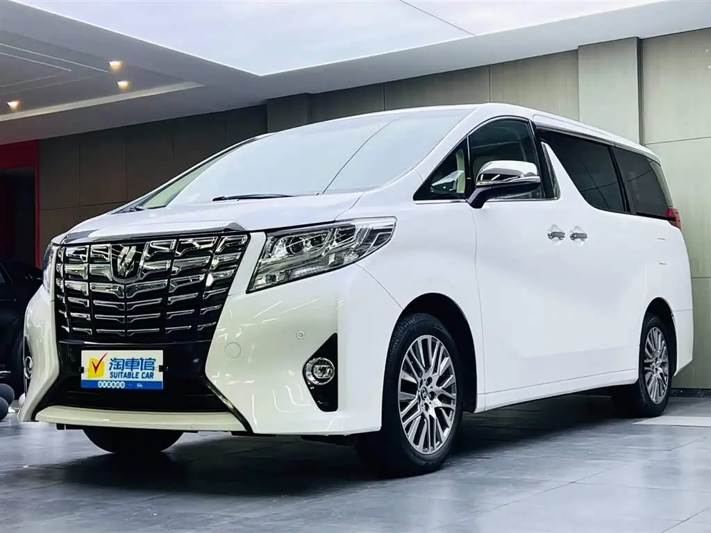 Toyota Alphard 2017 — Photo 1/17