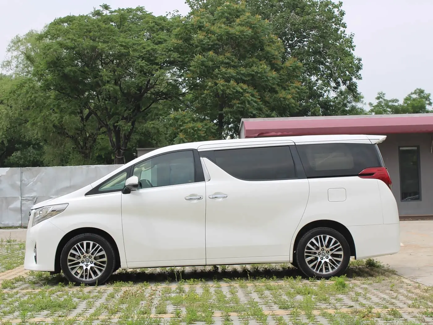Toyota Alphard 2016 — Фото 7/20