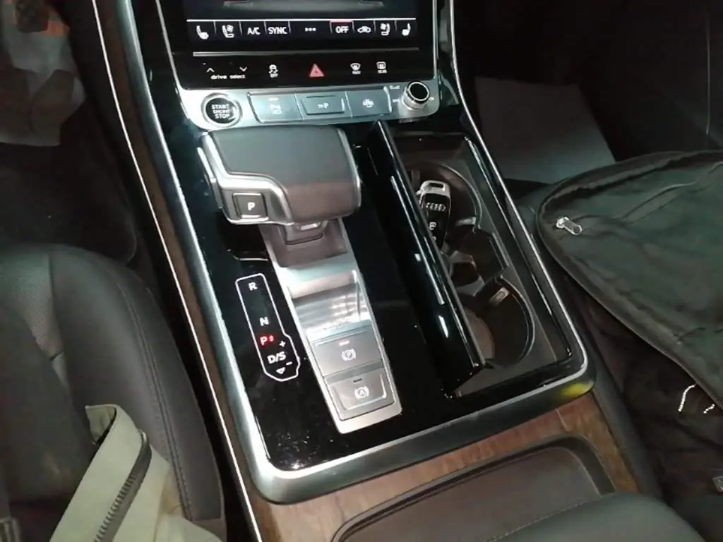 Audi Q7 2021 — Фото 14/20