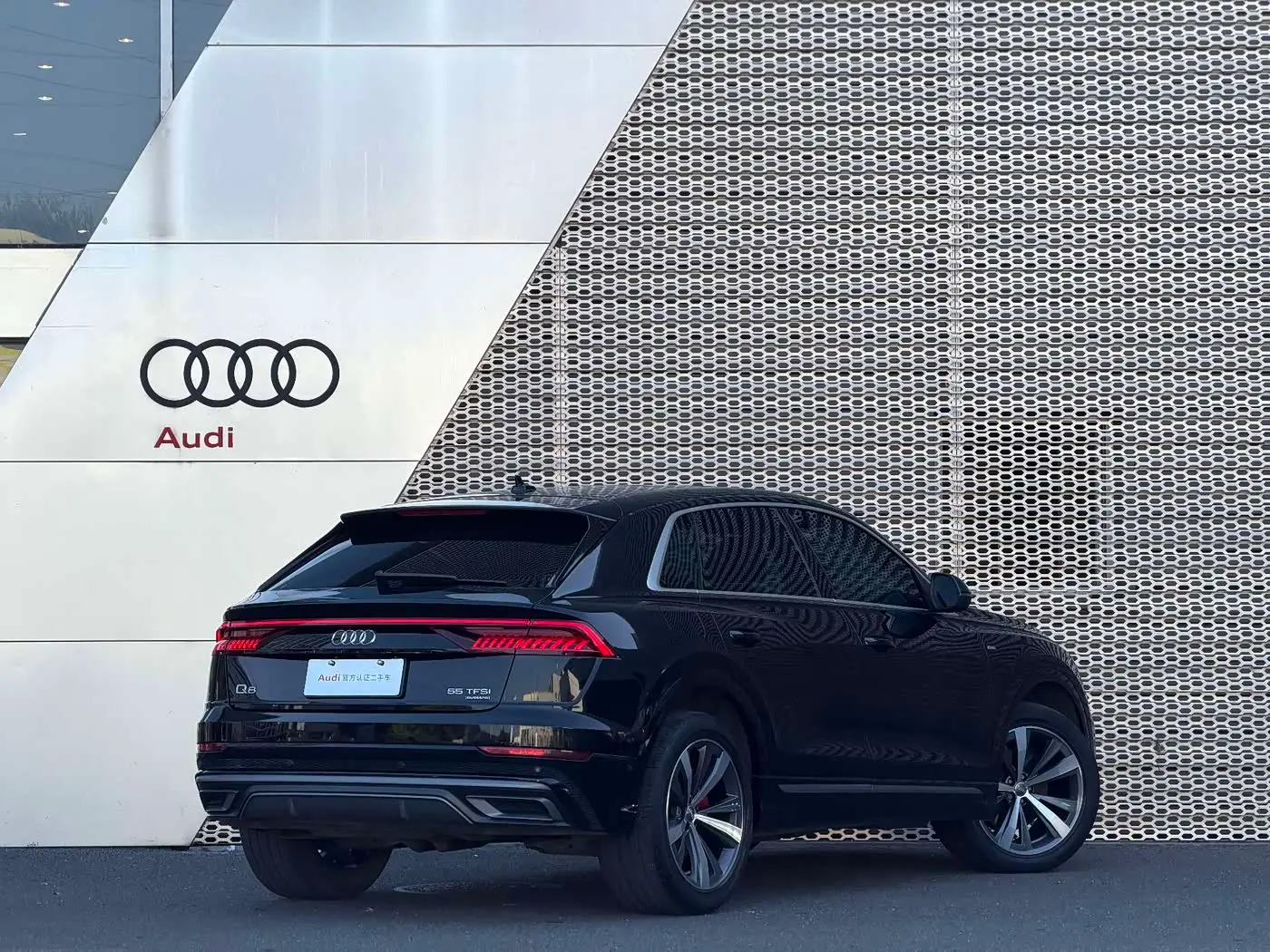 Audi Q8 2019 — Фото 4/9