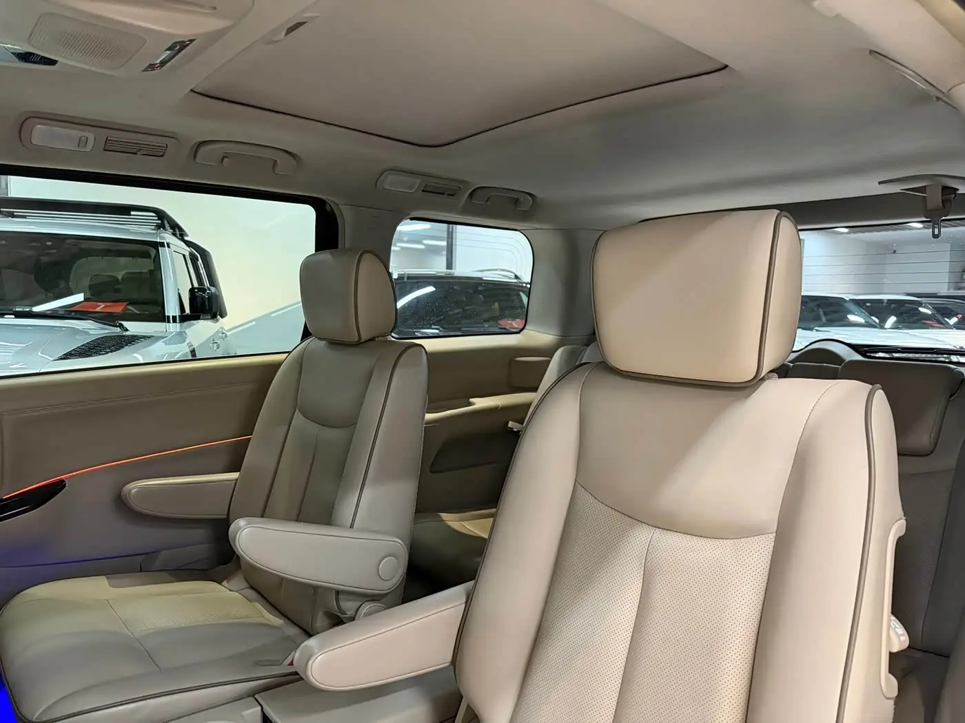Nissan Quest 2016 — Photo 16/20