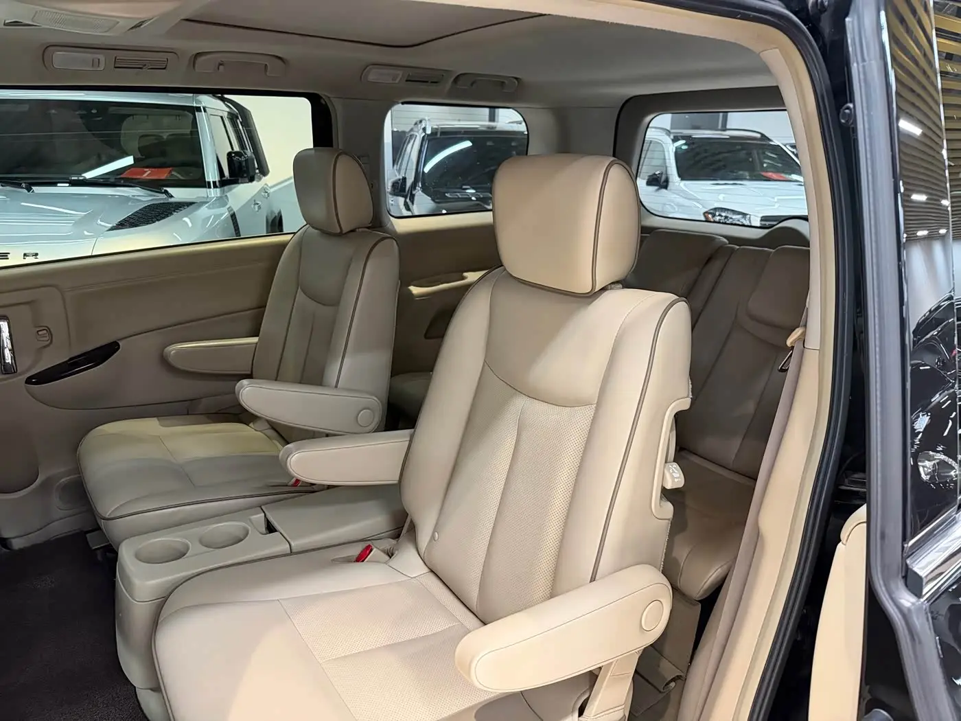 Nissan Quest 2016 — Şəkil 14/20