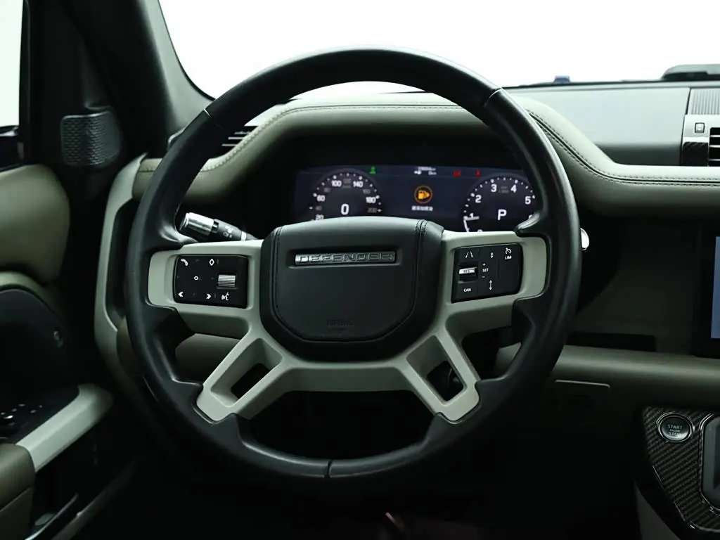 Land Rover Defender 2021 — Фото 15/18