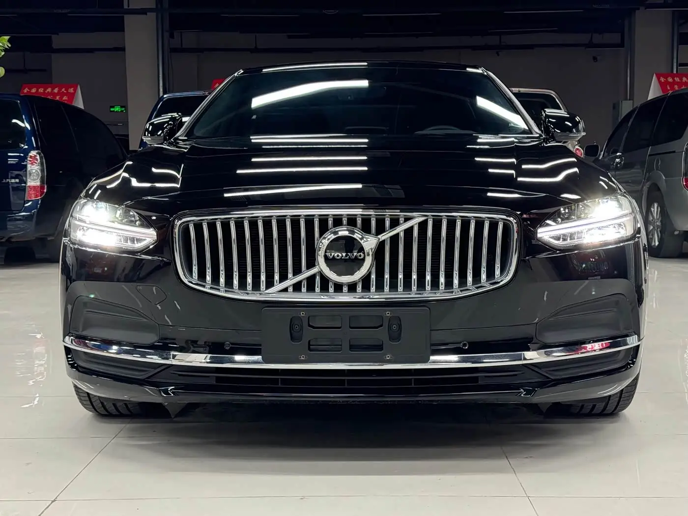 Volvo S90 2023 — Photo 2/20