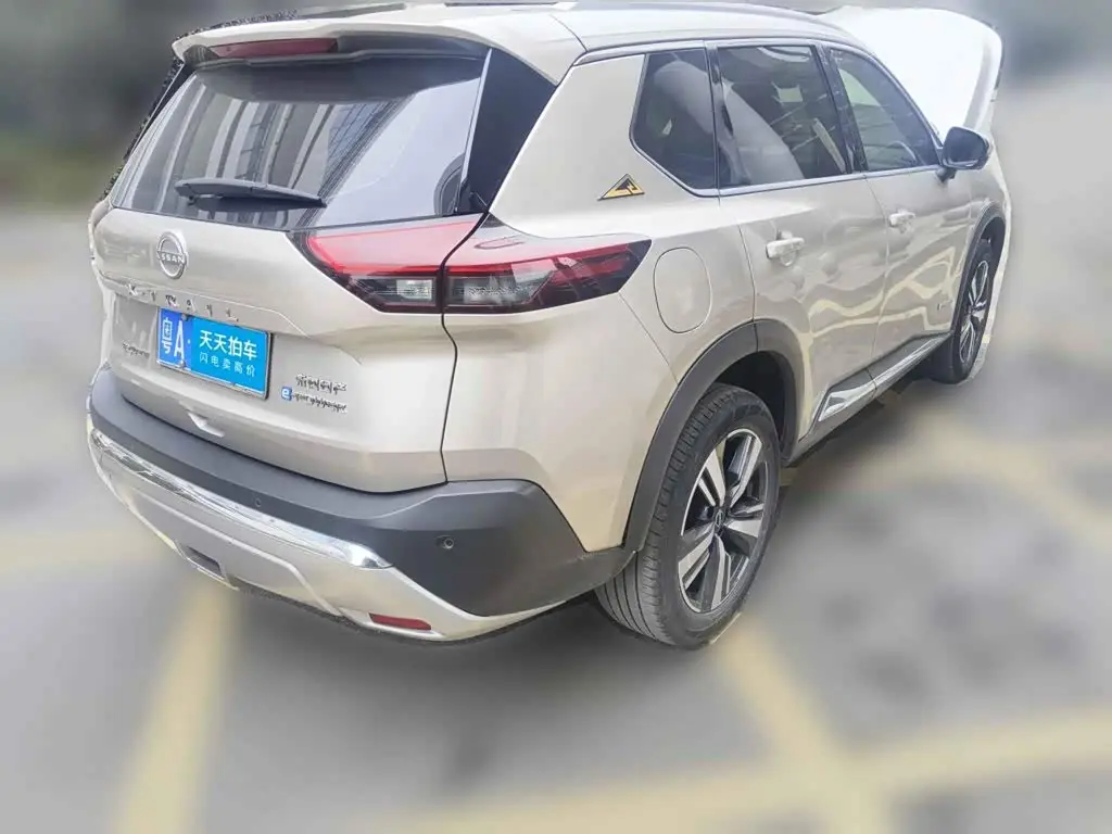 Nissan X-Trail 2023 — Photo 2/12