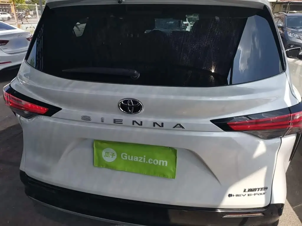 Toyota Sienna 2024 — Photo 6/20