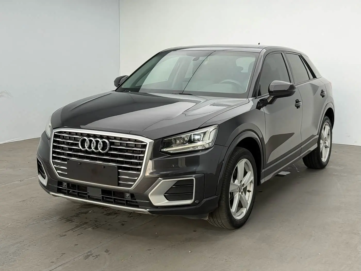 Audi Q2L 2021 — Şəkil 1/16