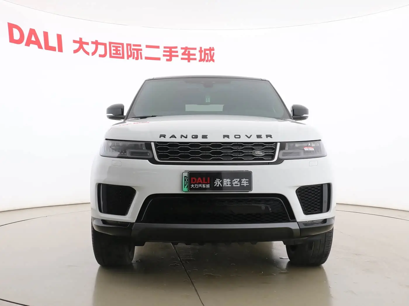 Land Rover Range Rover Sport PHEV 2018 — Photo 2/16