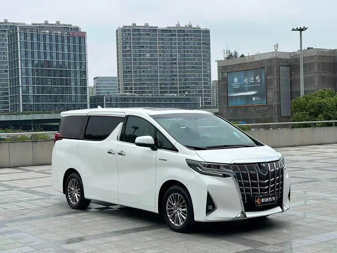 Toyota Alphard 2022 — Şəkil 3/11