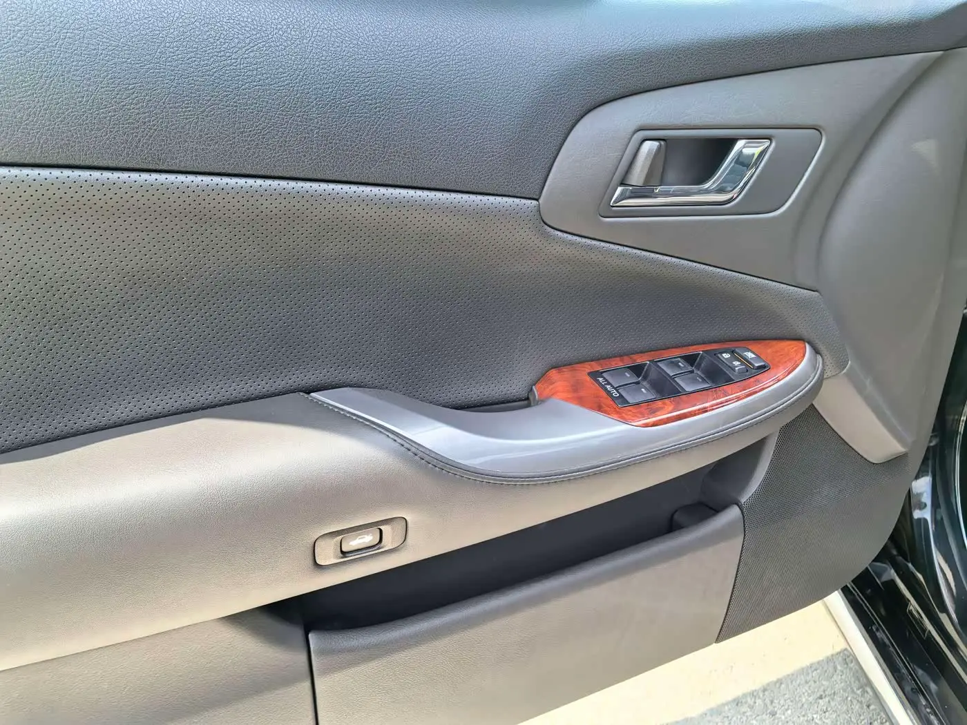 Toyota Crown 2014 — Photo 10/20