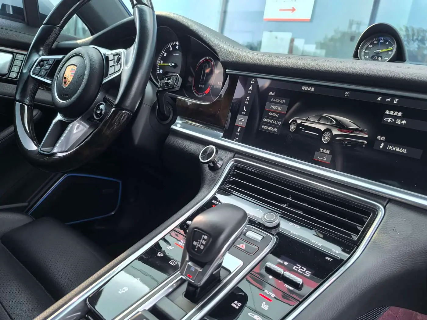 Porsche Panamera New Energy 2018 — Фото 9/16