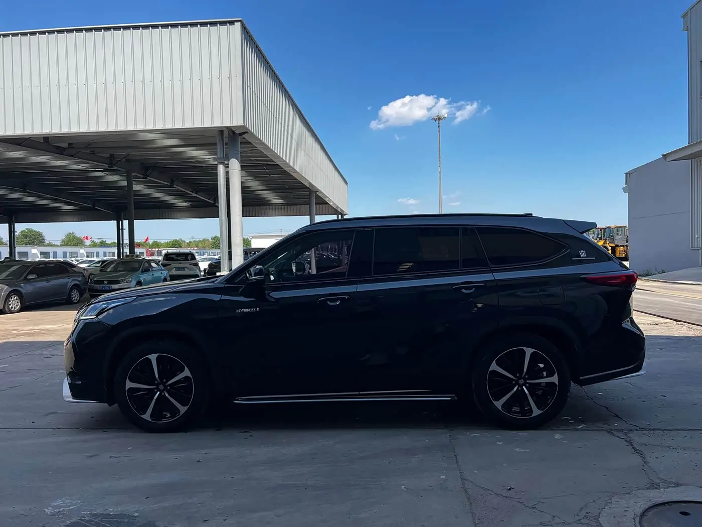 Toyota Crown Kluger 2022 — Photo 14/20