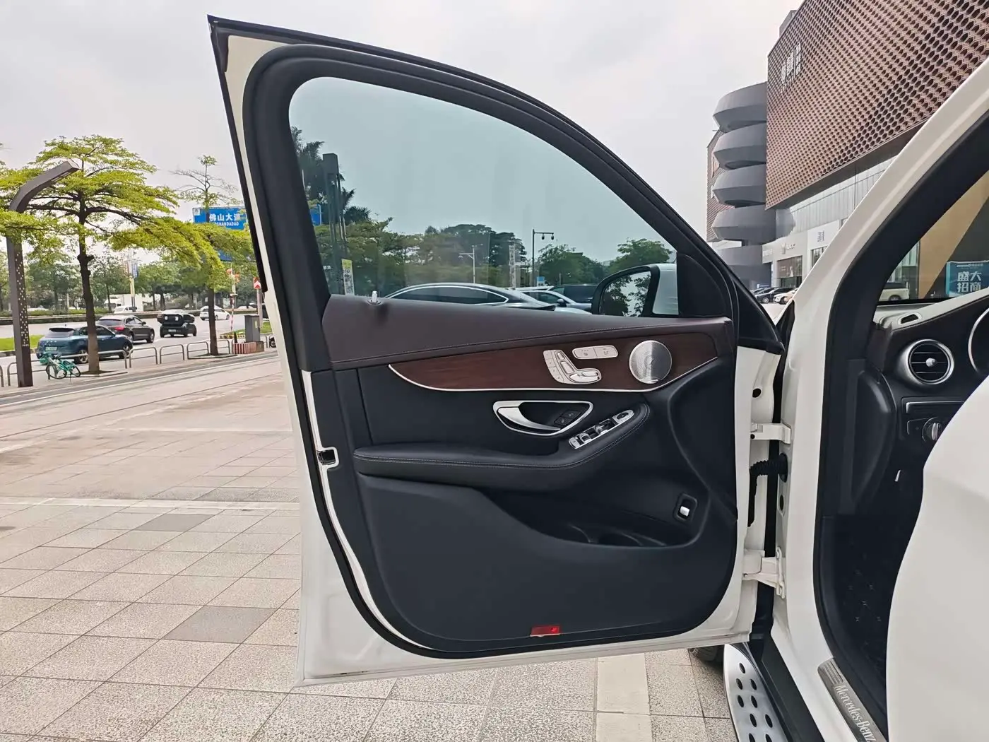 Mercedes-Benz GLC 2020 — Photo 14/20