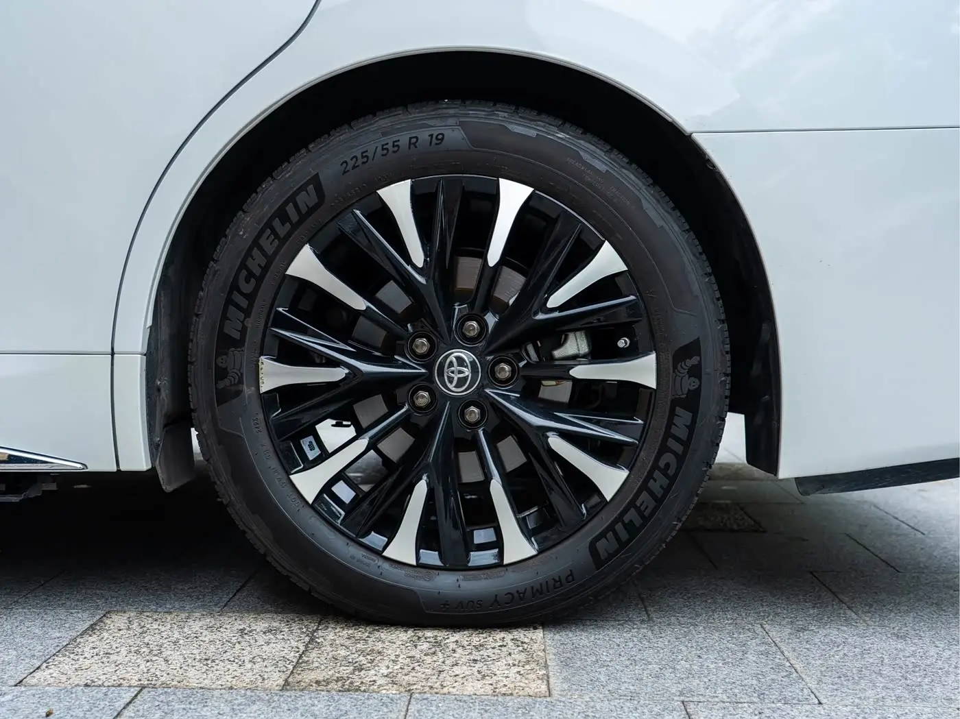 Toyota Vellfire 2023 — Photo 11/20