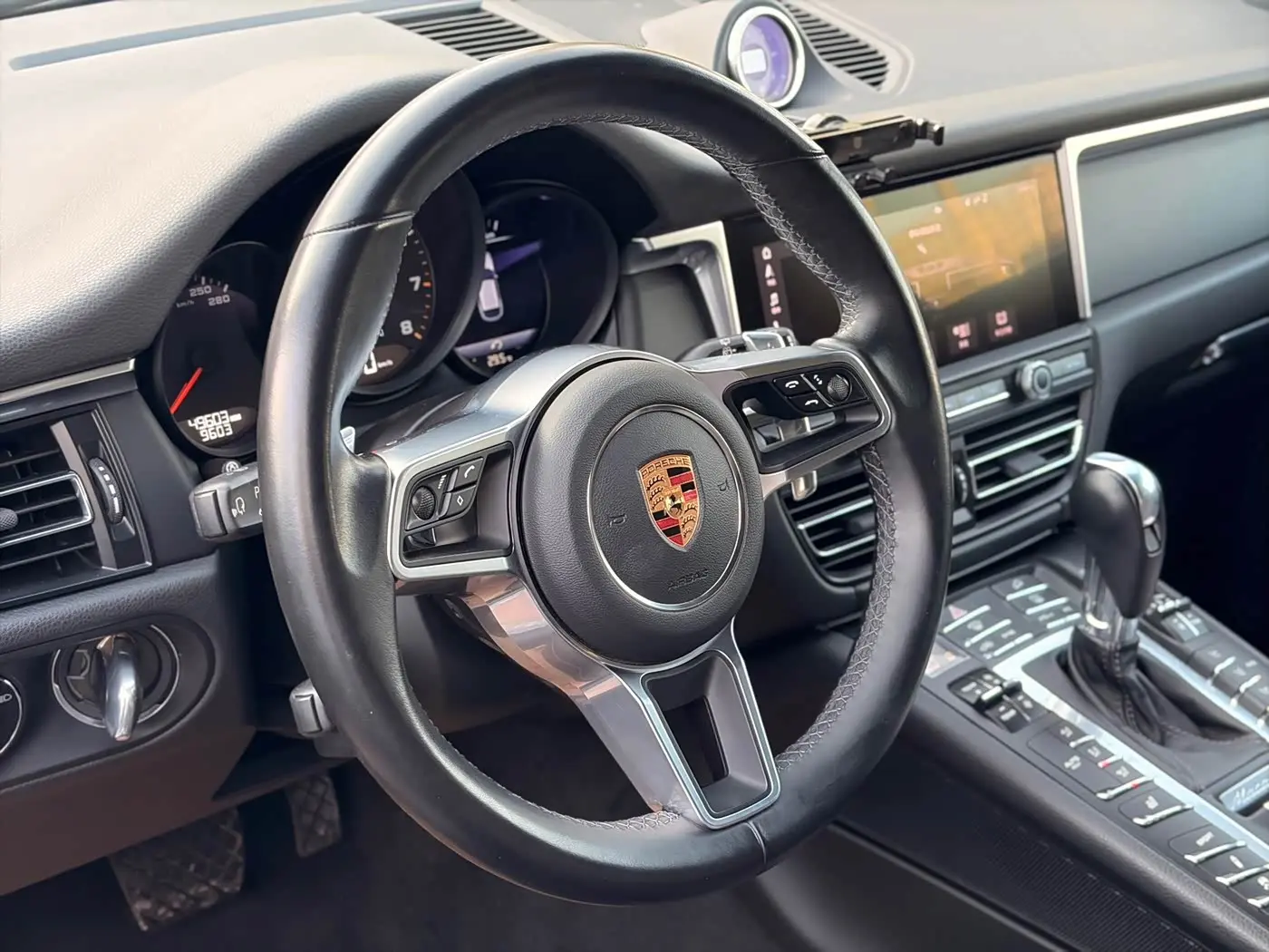 Porsche Macan 2020 — Фото 11/20