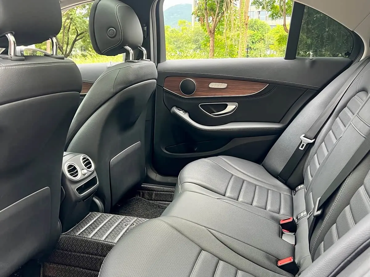 Mercedes-Benz C-Class 2019 — Фото 8/11