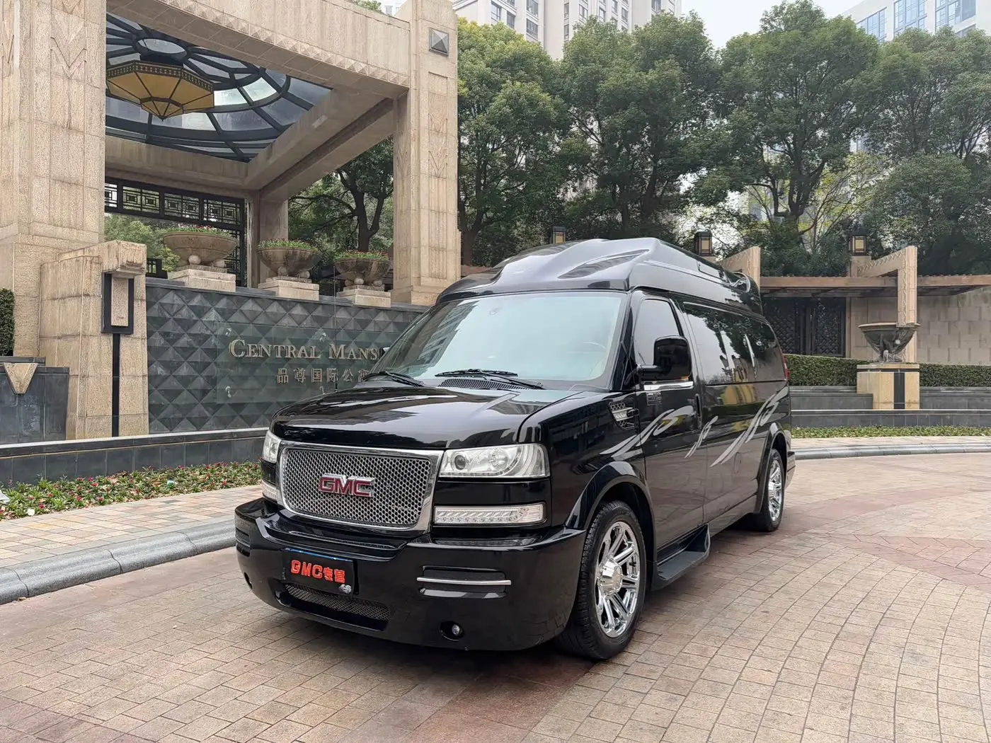 GMC Savana 2017 — Фото 1/20
