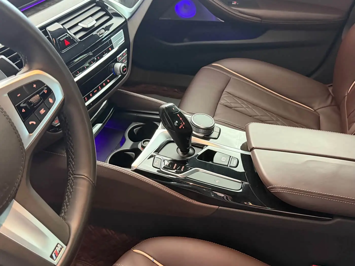 BMW 5 Series 2019 — Фото 8/16