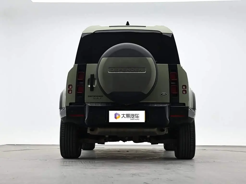 Land Rover Defender 2021 — Фото 4/19