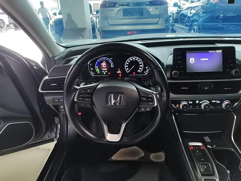 Honda Accord 2021 — Фото 6/19