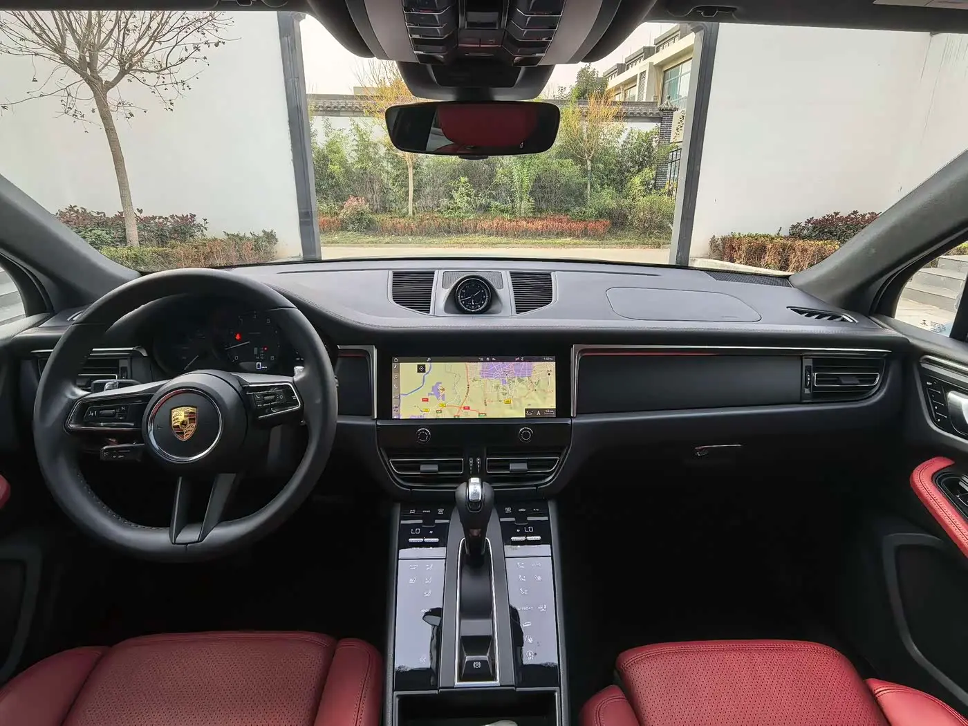 Porsche Macan 2022 — Photo 6/10