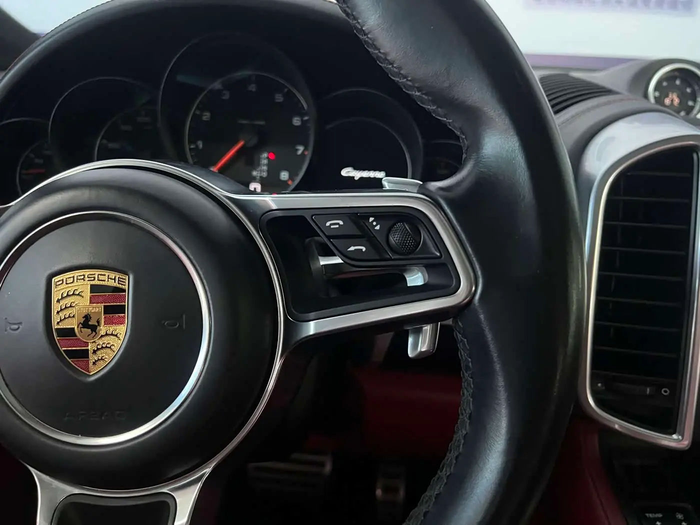 Porsche Cayenne 2017 — Фото 18/20