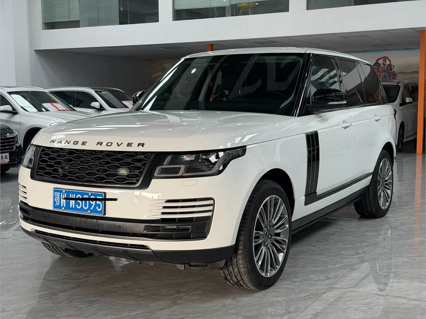 Land Rover Range Rover 2020 — Фото 1/20