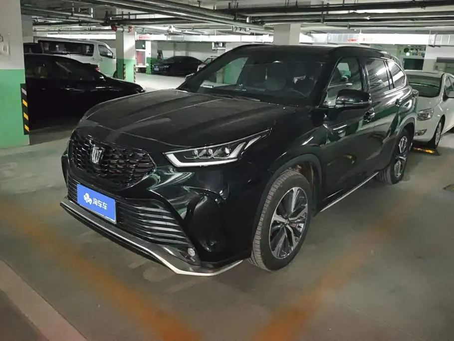 Toyota Crown Kluger 2024 — Photo 1/16