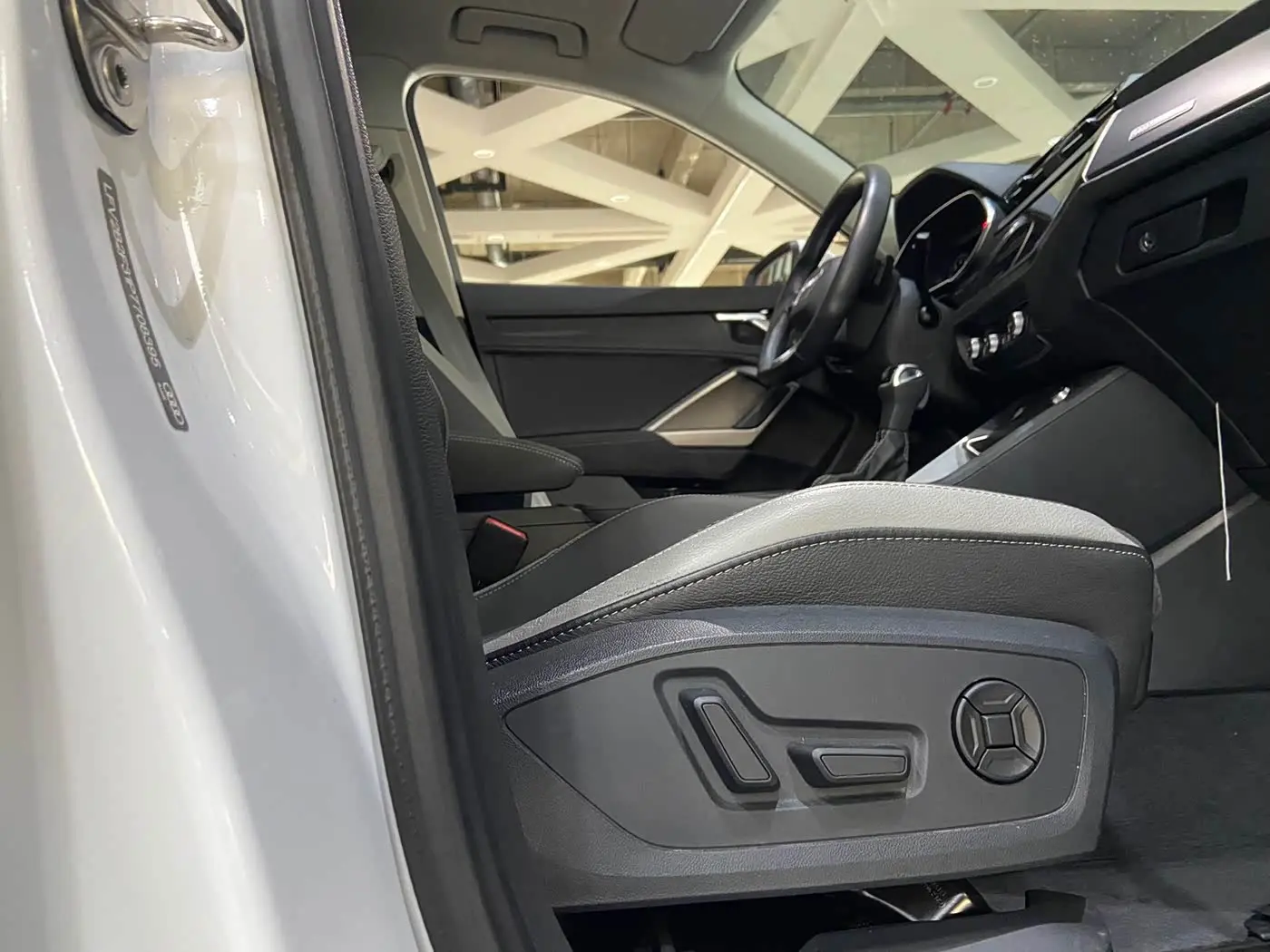 Audi Q3 2023 — Şəkil 16/20