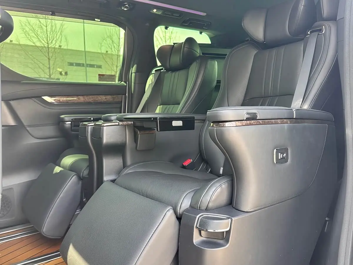 Toyota Vellfire 2021 — Photo 12/20