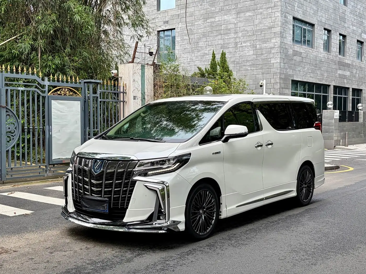 Toyota Alphard, 2022