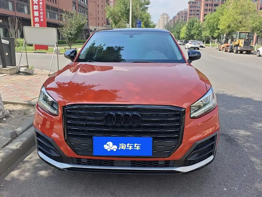 Audi Q2L 2021 — Photo 2/16