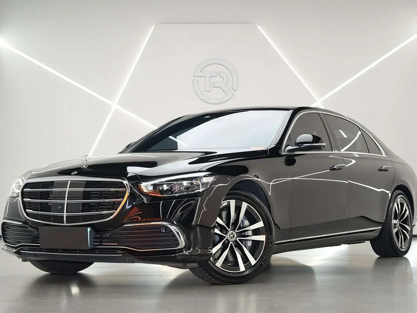Mercedes-Benz S-Class 2021 — Photo 1/19