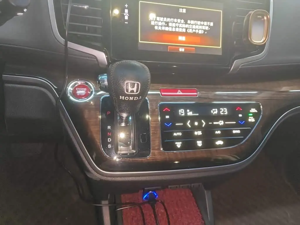 Honda Odyssey 2017 — Фото 13/19