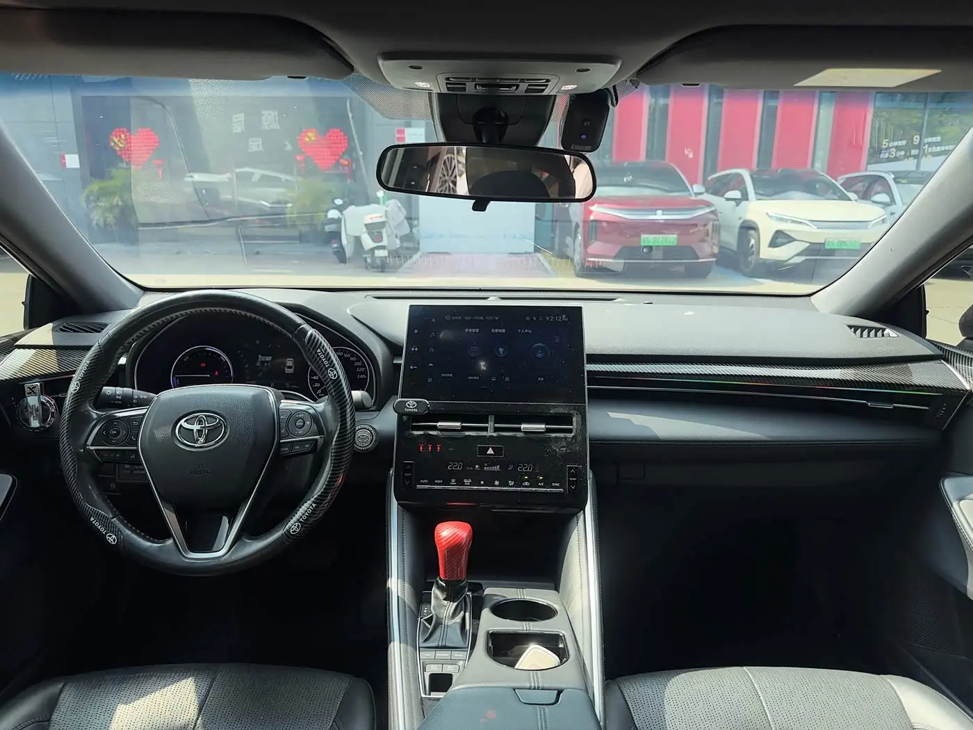 Toyota Avalon 2023 — Photo 8/12