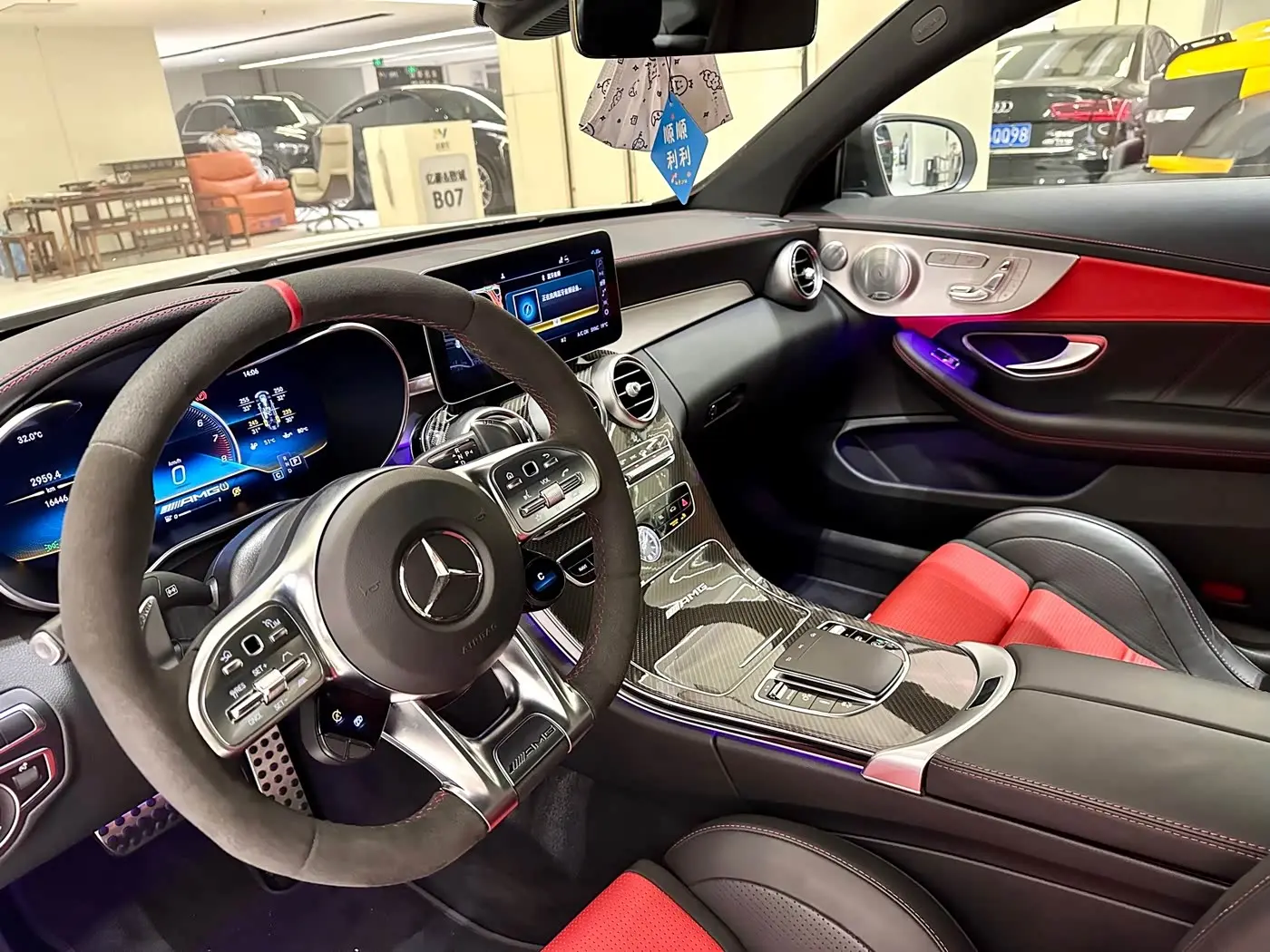 Mercedes-Benz C-Class AMG 2021 — Фото 11/17