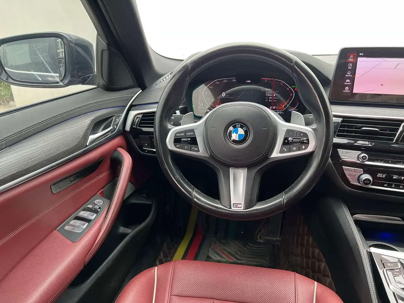 BMW 5 Series 2022 — Photo 9/12